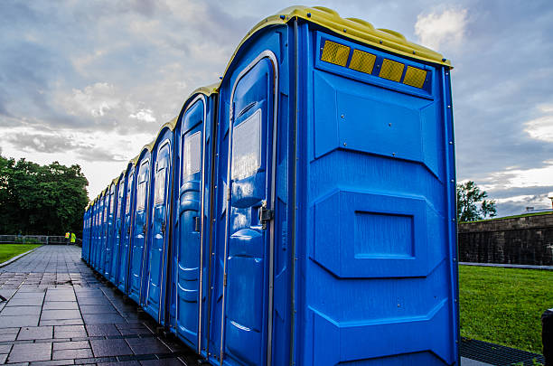 Best Portable restroom trailer rental  in Swainsboro, GA